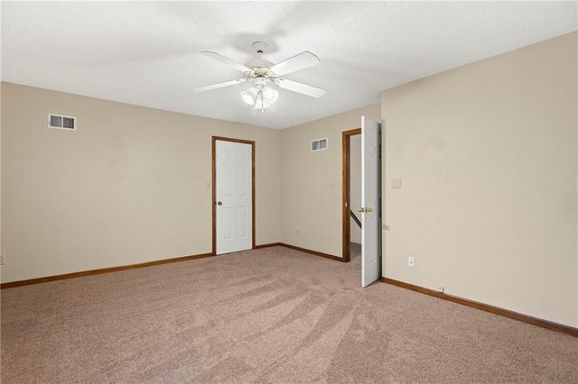 1103 SW Stonecreek Drive, Blue Springs, MO 64015