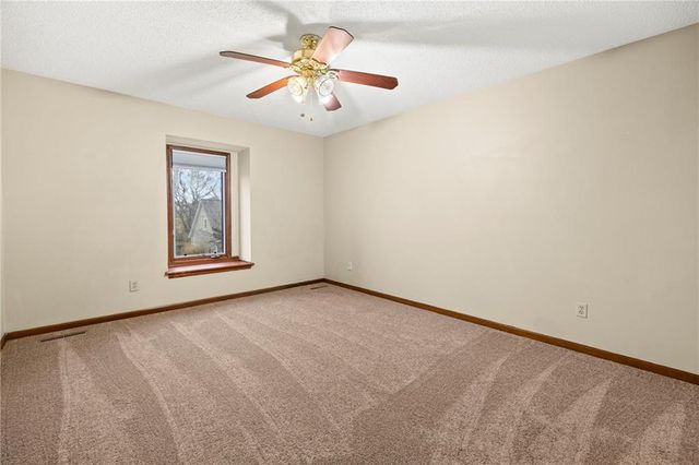 1103 SW Stonecreek Drive, Blue Springs, MO 64015