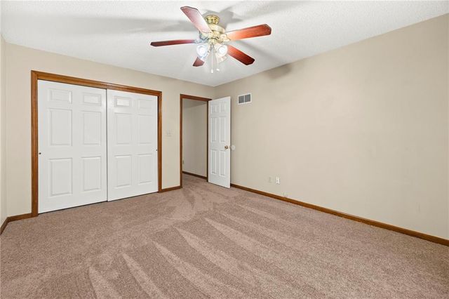 1103 SW Stonecreek Drive, Blue Springs, MO 64015