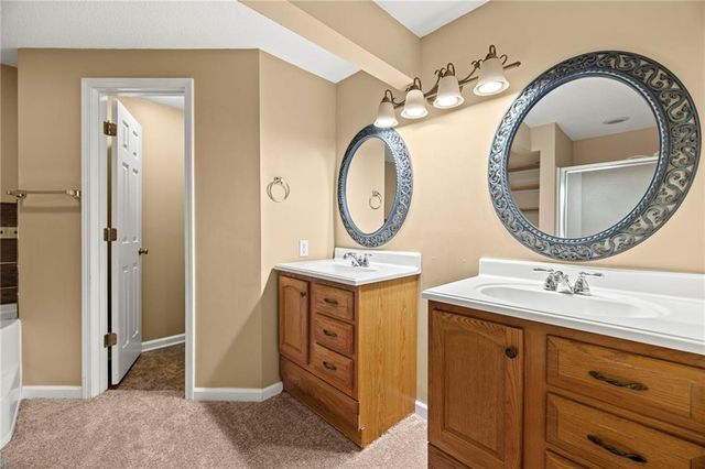 1103 SW Stonecreek Drive, Blue Springs, MO 64015