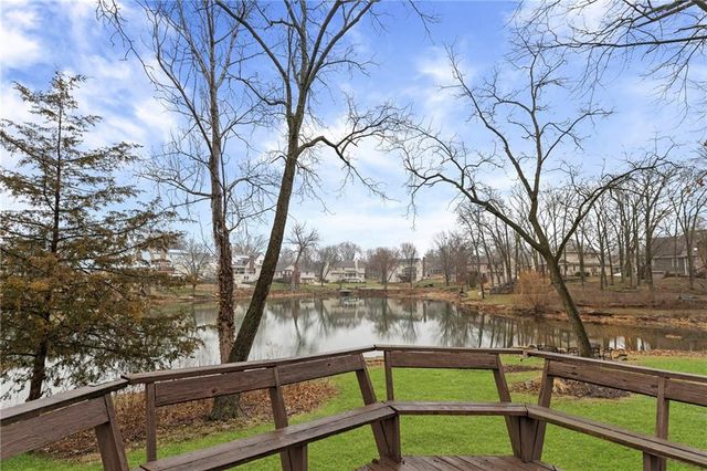 1103 SW Stonecreek Drive, Blue Springs, MO 64015