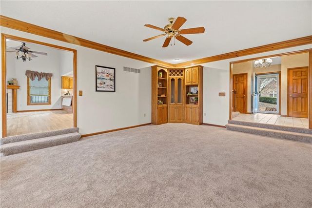 1103 SW Stonecreek Drive, Blue Springs, MO 64015