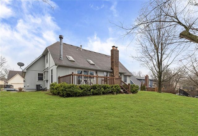 1103 SW Stonecreek Drive, Blue Springs, MO 64015