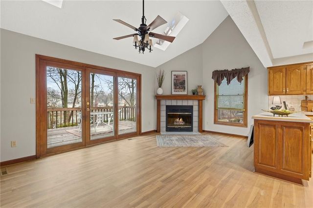 1103 SW Stonecreek Drive, Blue Springs, MO 64015