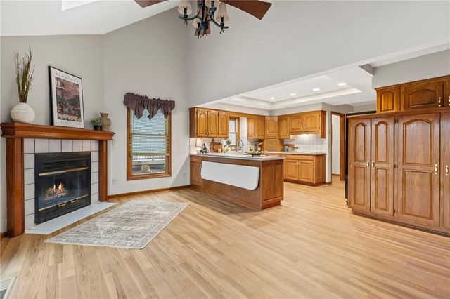 1103 SW Stonecreek Drive, Blue Springs, MO 64015