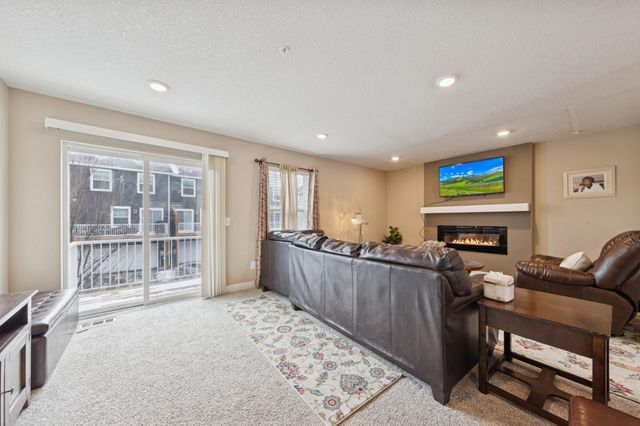 5309 Oak Grove Parkway N, Brooklyn Park, MN 55443