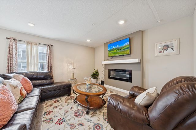 5309 Oak Grove Parkway N, Brooklyn Park, MN 55443