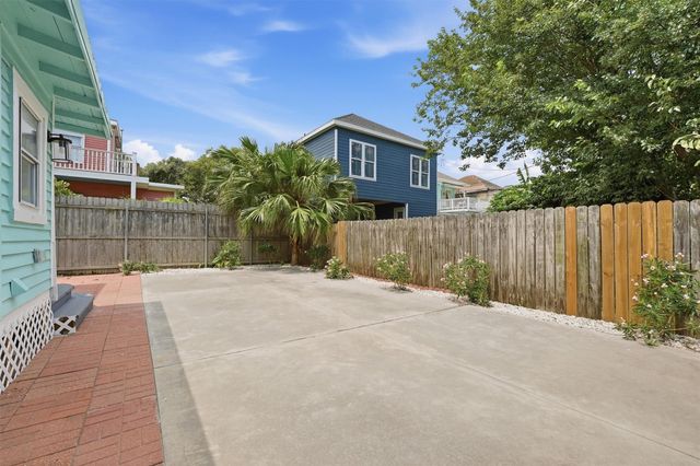 2010 Rosenberg Street, Galveston, TX 77550