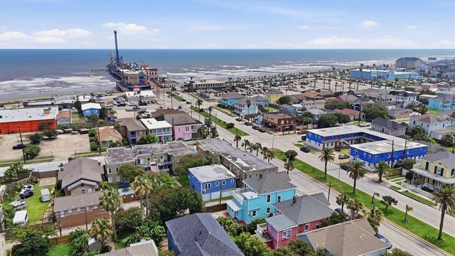 2010 Rosenberg Street, Galveston, TX 77550