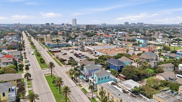 2010 Rosenberg Street, Galveston, TX 77550