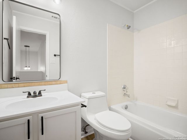 7318 Clear Rock Drive, San Antonio, TX 78255