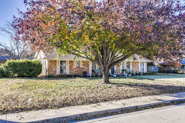 309 Stiles Drive, Midlothian, TX 76065