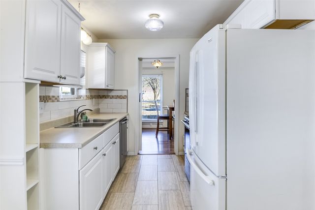 309 Stiles Drive, Midlothian, TX 76065