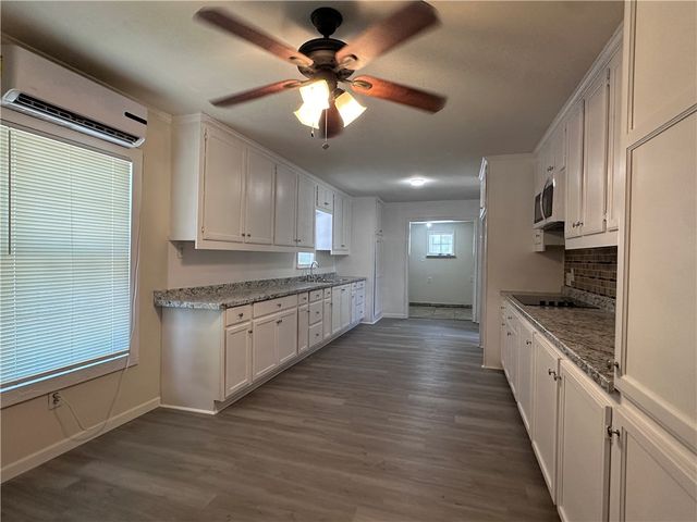 501 Villa Dr, Corpus Christi, TX 78408