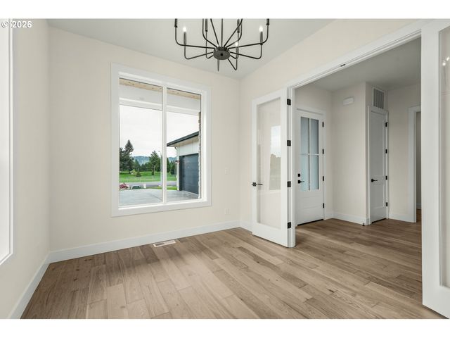 2040 S RIVER Rd, Kelso, WA 98626