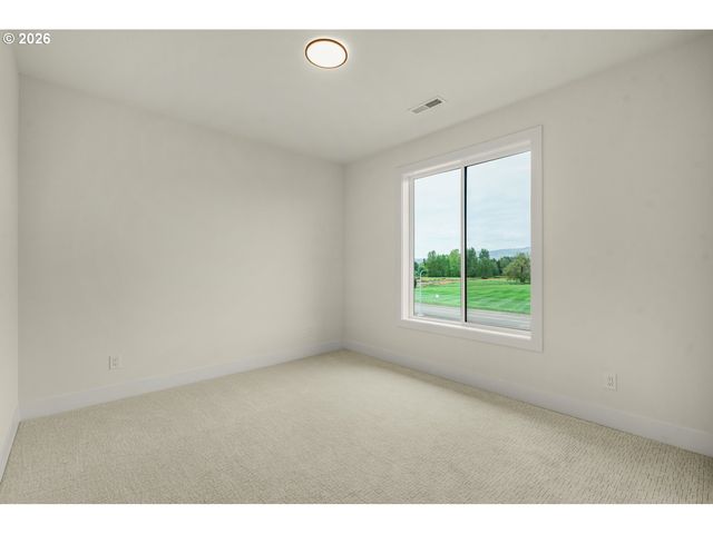 2040 S RIVER Rd, Kelso, WA 98626