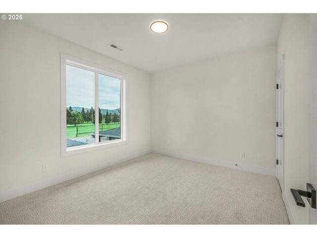 2040 S RIVER Rd, Kelso, WA 98626