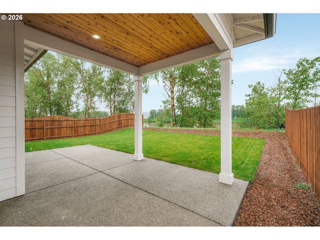 2040 S RIVER Rd, Kelso, WA 98626