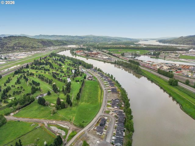 2040 S RIVER Rd, Kelso, WA 98626