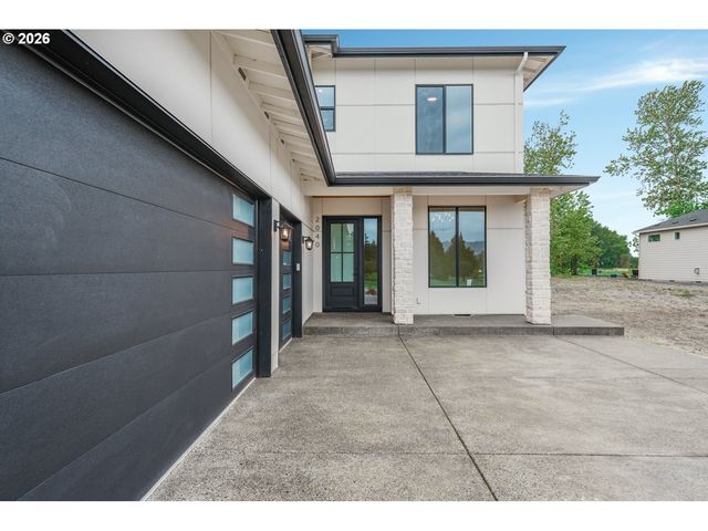 2040 S RIVER Rd, Kelso, WA 98626