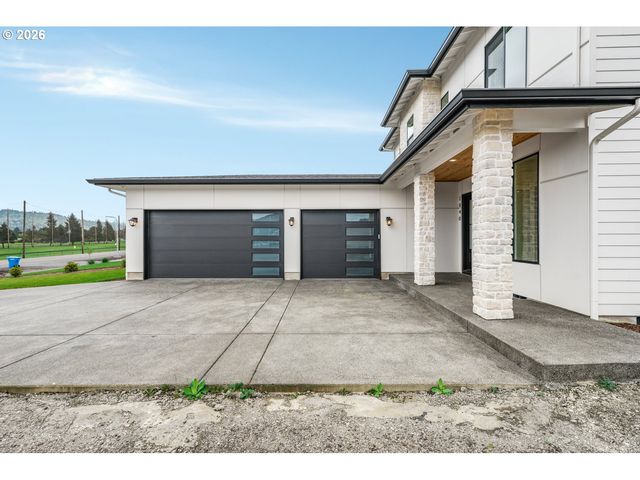 2040 S RIVER Rd, Kelso, WA 98626