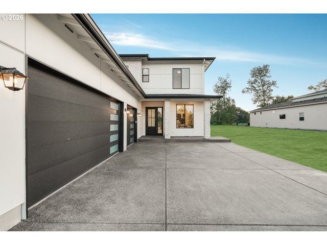 2040 S RIVER Rd, Kelso, WA 98626