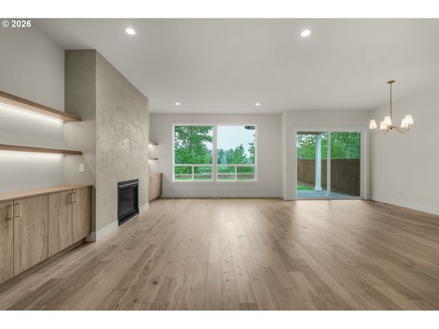 2040 S RIVER Rd, Kelso, WA 98626