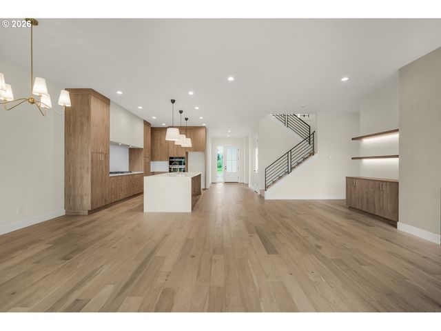 2040 S RIVER Rd, Kelso, WA 98626