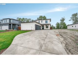 2040 S RIVER Rd, Kelso, WA 98626