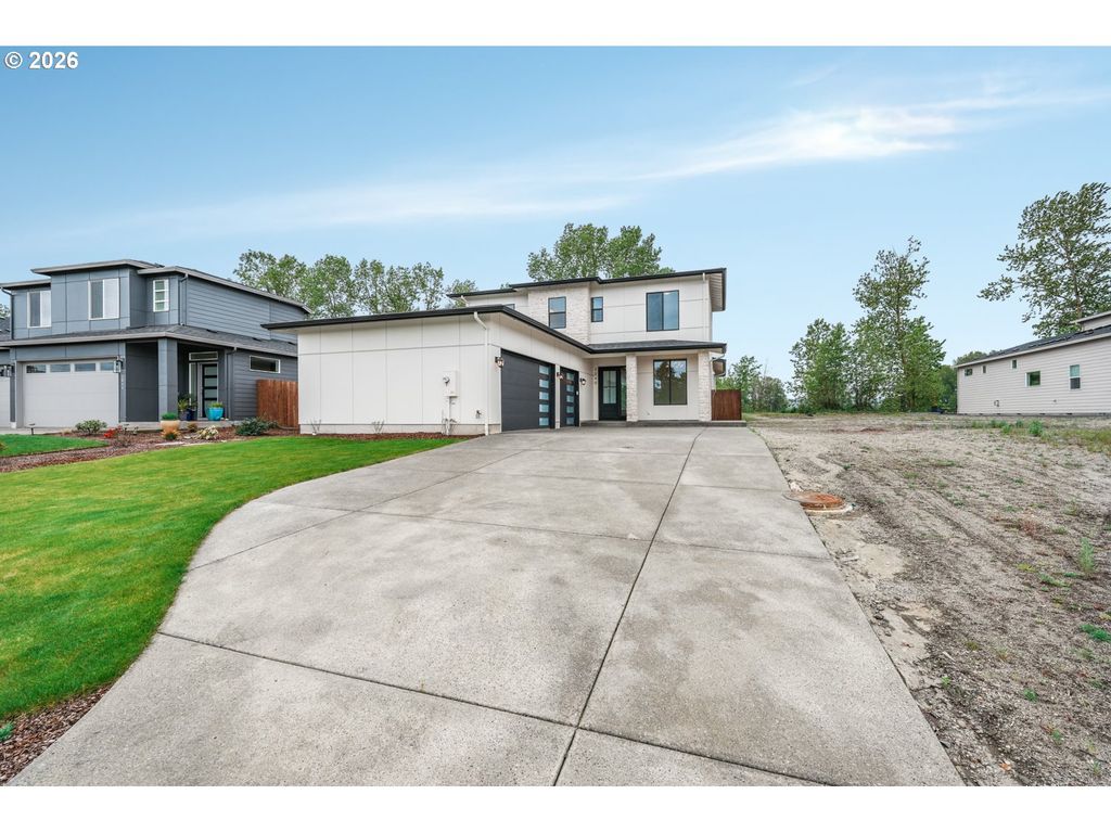 2040 S RIVER Rd, Kelso, WA 98626