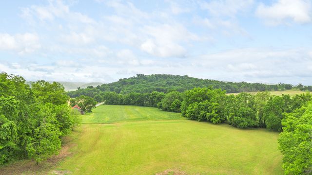 4518 Dry Fork Rd, Hampshire, TN 38461