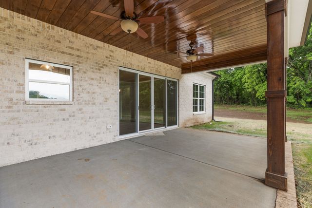 4518 Dry Fork Rd, Hampshire, TN 38461