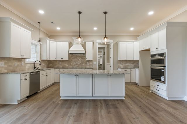 4518 Dry Fork Rd, Hampshire, TN 38461