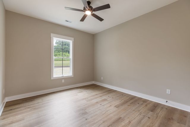 4518 Dry Fork Rd, Hampshire, TN 38461
