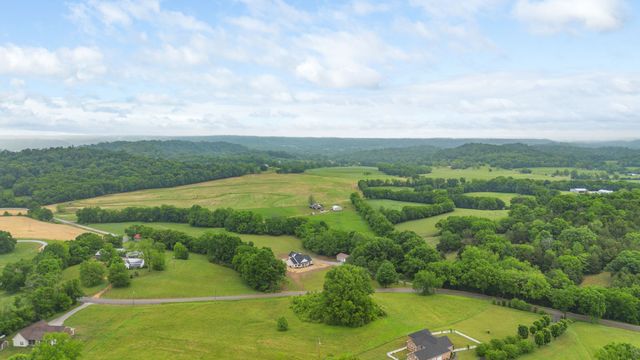 4518 Dry Fork Rd, Hampshire, TN 38461