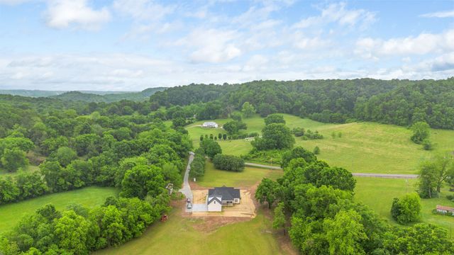 4518 Dry Fork Rd, Hampshire, TN 38461