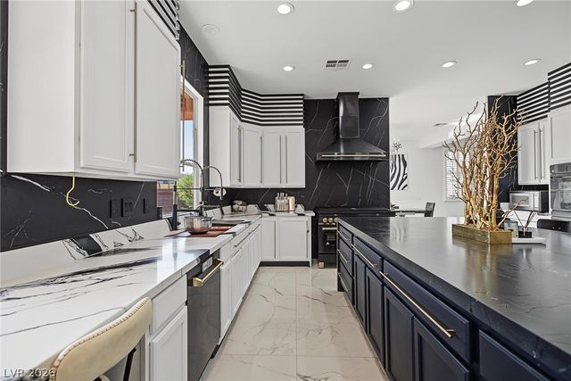 5560 Kings Row Court, Las Vegas, NV 89148