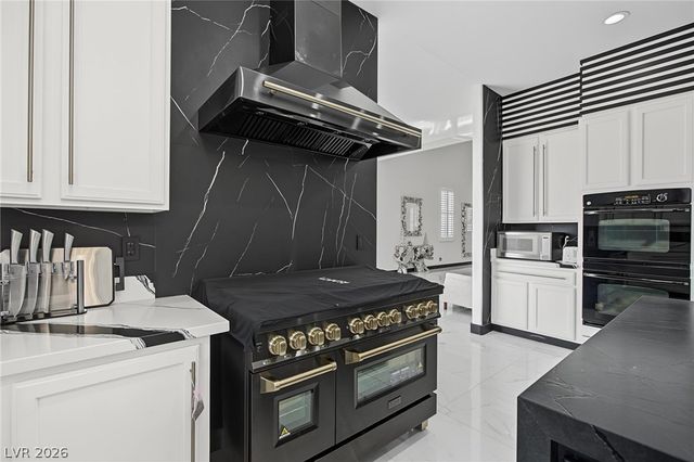 5560 Kings Row Court, Las Vegas, NV 89148