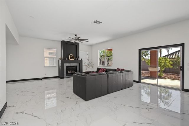 5560 Kings Row Court, Las Vegas, NV 89148