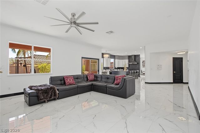 5560 Kings Row Court, Las Vegas, NV 89148