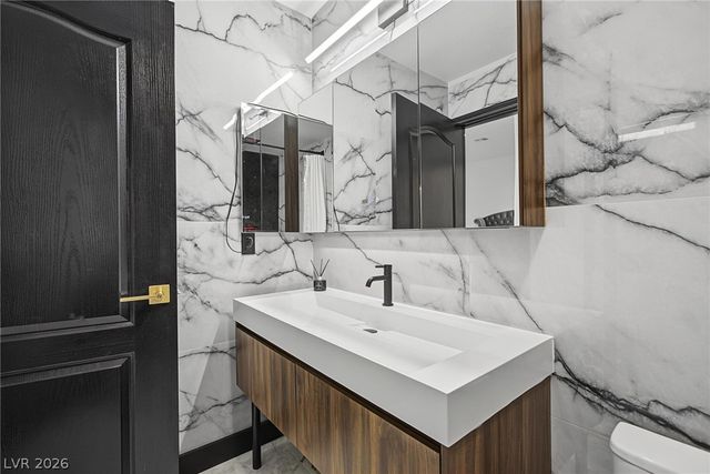 5560 Kings Row Court, Las Vegas, NV 89148
