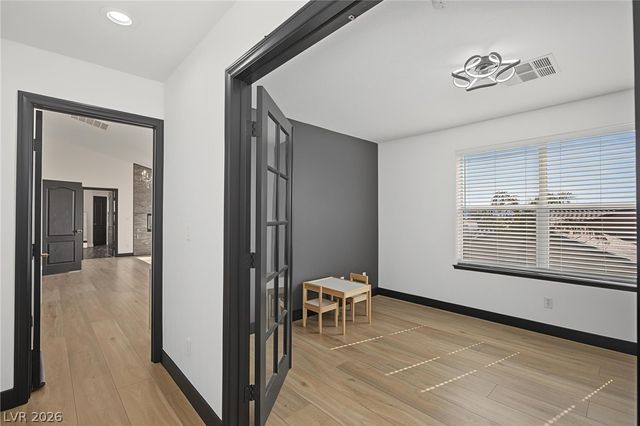 5560 Kings Row Court, Las Vegas, NV 89148