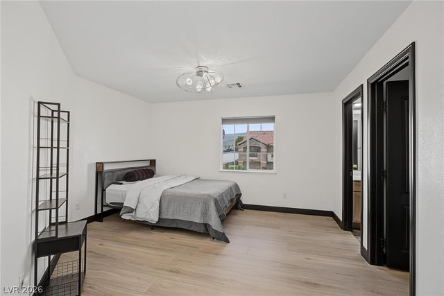 5560 Kings Row Court, Las Vegas, NV 89148