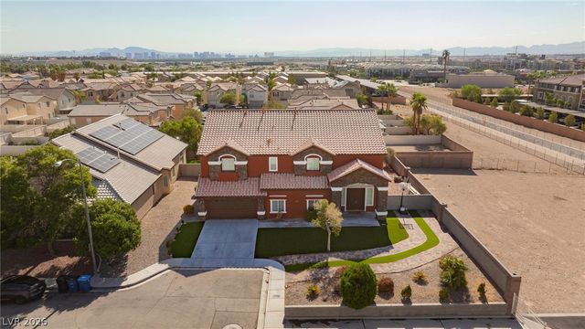 5560 Kings Row Court, Las Vegas, NV 89148