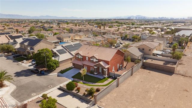 5560 Kings Row Court, Las Vegas, NV 89148