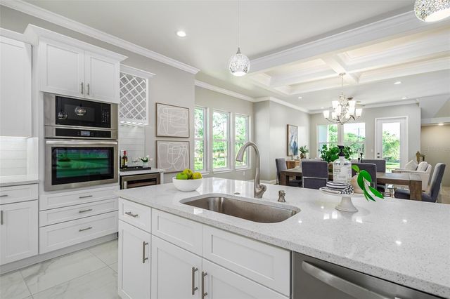 3847 SEENA MANOR COURT, Tampa, FL 33618