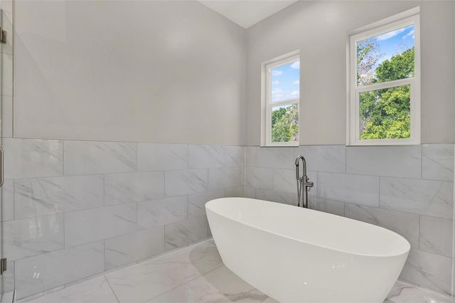 3847 SEENA MANOR COURT, Tampa, FL 33618