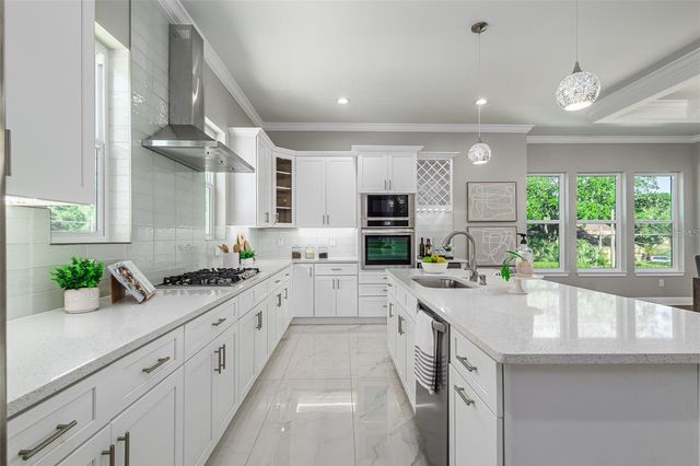 3847 SEENA MANOR COURT, Tampa, FL 33618