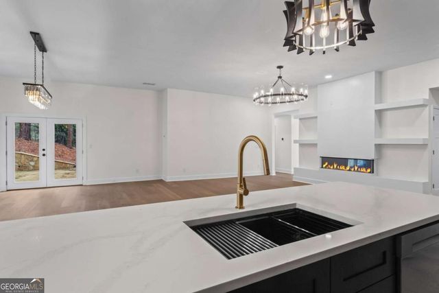 670 Riverside Road, Roswell, GA 30075