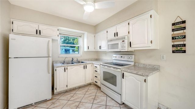 3307 NEWTOWN BOULEVARD, Sarasota, FL 34234